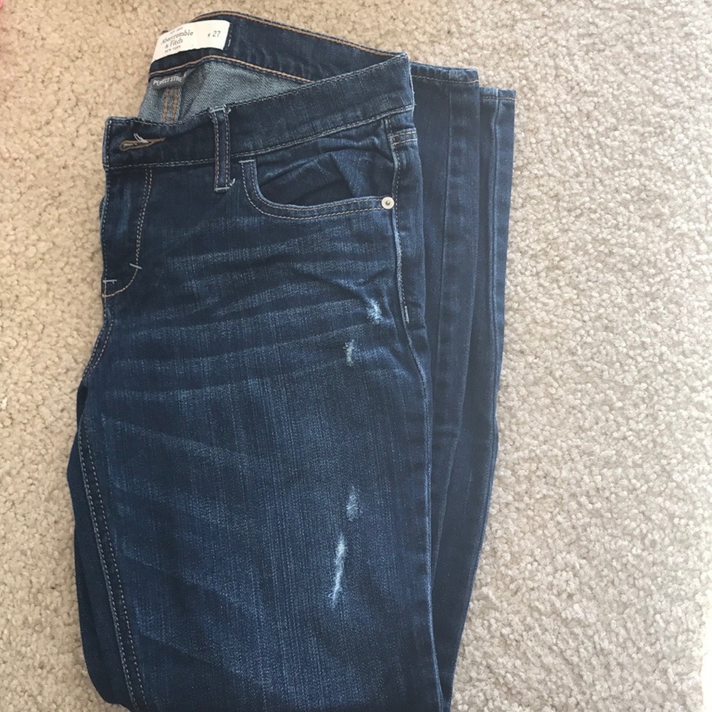 NWOT Abercrombie distressed jeans ankle zipper